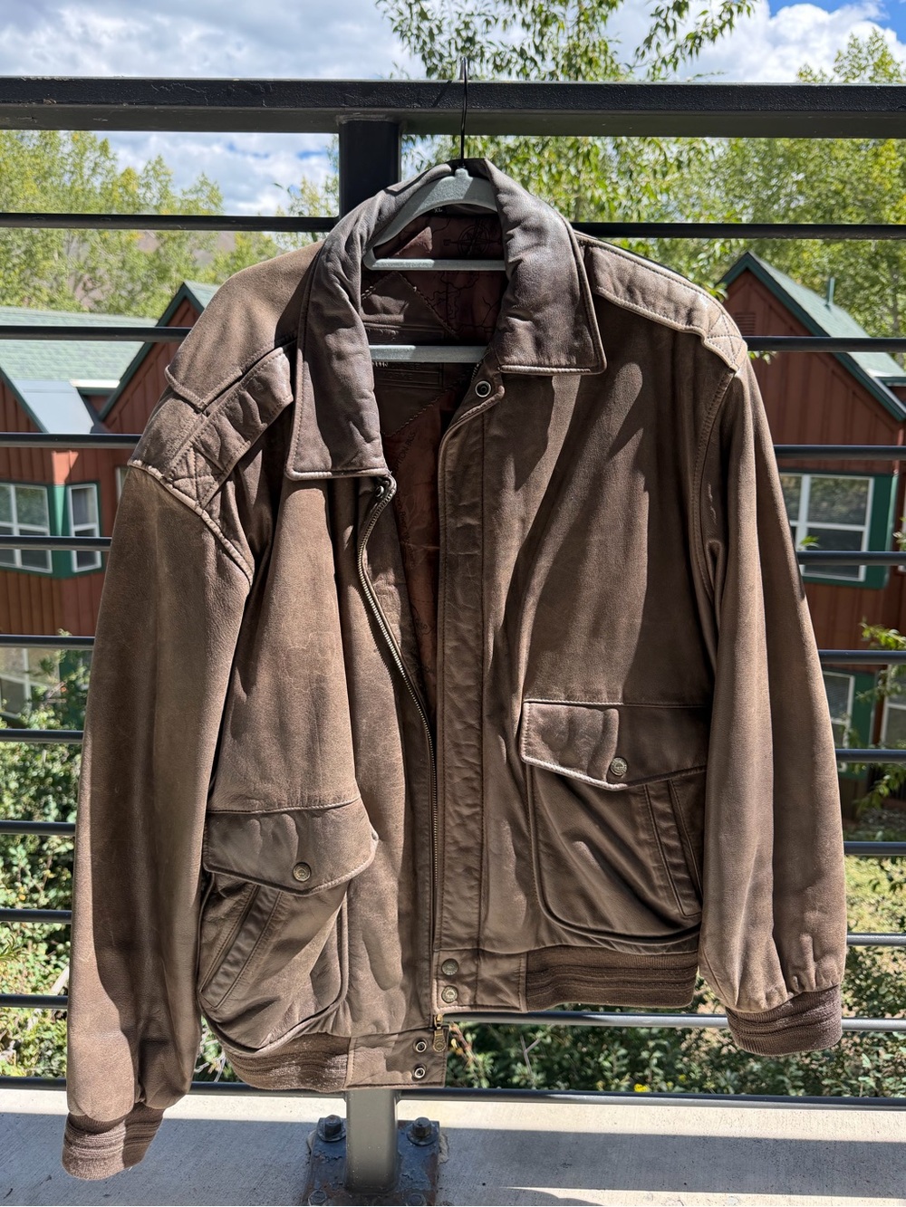Men's Roundtree and Yorke Leather Bomber Jacket
